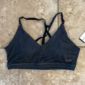Black medium support sports bra